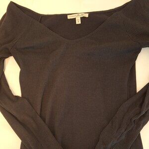Express Fitted Off-the-Shoulder Bardot Top – Size M, Sleek & Chic
